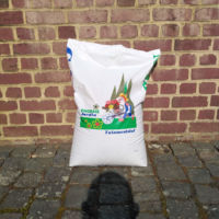 <div class="portfolio-info">
<h3>ENGRAIS JARDIN</h3>
<h4>En stock</h4>
</div>